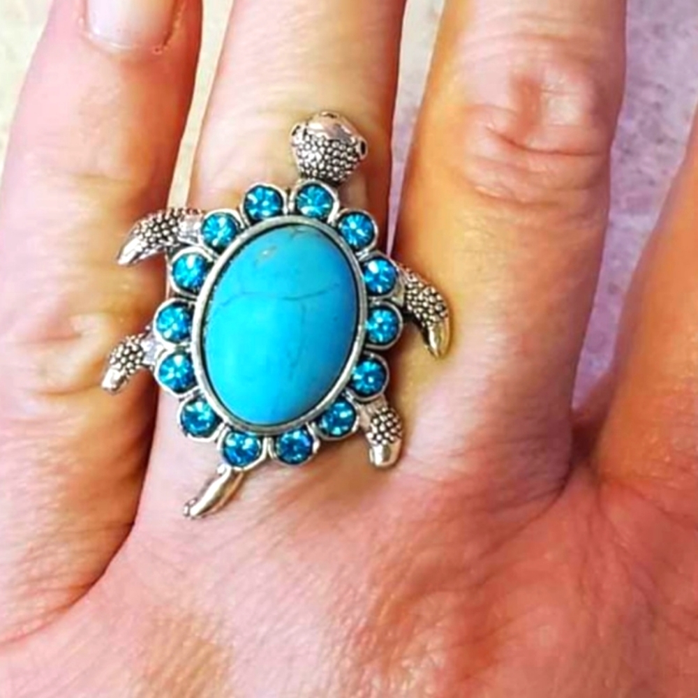 Beautiful new turquoise color turtle crystal adjus